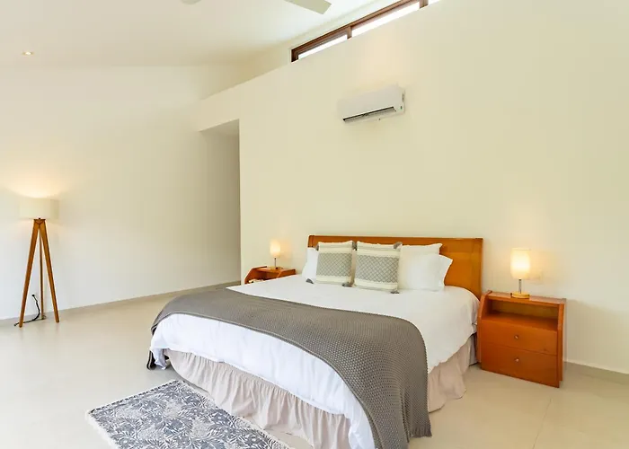 Three Dolphins 4br, Private Pool, Terrace, Family Fun Pousada