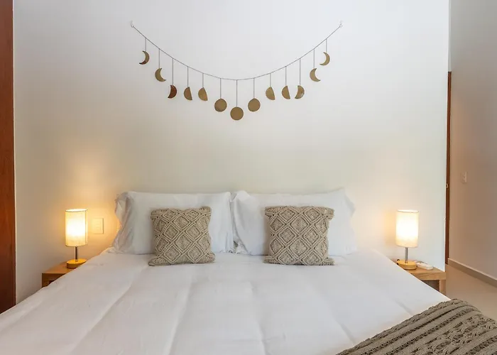 Three Dolphins 4br, Private Pool, Terrace, Family Fun *