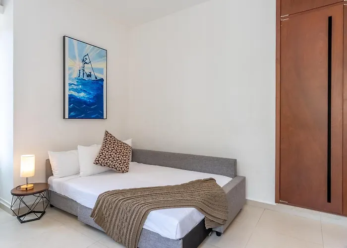 Three Dolphins 4br, Private Pool, Terrace, Family Fun