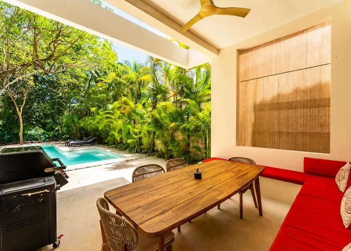 Three Dolphins 4br, Private Pool, Terrace, Family Fun