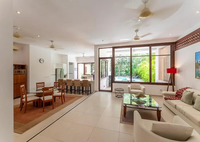 Three Dolphins 4br, Private Pool, Terrace, Family Fun