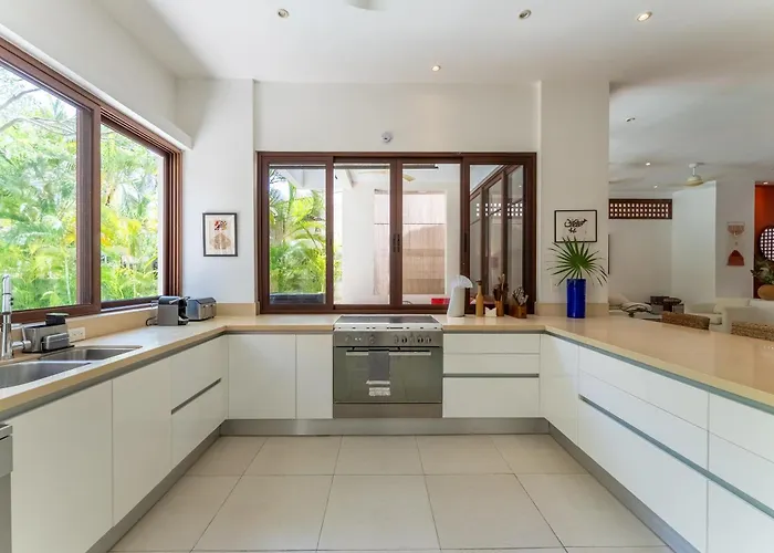 Three Dolphins 4br, Private Pool, Terrace, Family Fun Pousada