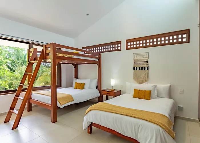 Three Dolphins 4br, Private Pool, Terrace, Family Fun Pousada